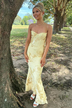 Load image into Gallery viewer, Stunning Mermaid Spaghetti Straps Yellow Long Prom Dress with Embroidery