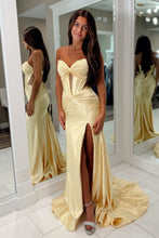 Load image into Gallery viewer, Stunning Mermaid Sweetheart Dark Green Corset Prom Dress with Beading