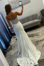 Load image into Gallery viewer, Stunning Mermaid Sweetheart White Corset Prom Dress with Beading