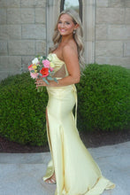 Load image into Gallery viewer, Stunning Mermaid Sweetheart Yellow Long Prom Dress with Beading