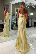 Load image into Gallery viewer, Stunning Mermaid Sweetheart Yellow Long Prom Dress with Keyhole
