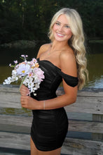 Load image into Gallery viewer, Stylish Sheath Off the Shoulder Pink Short Homecoming Dress with Ruched