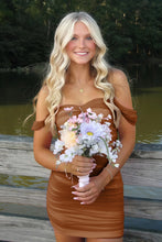Load image into Gallery viewer, Stylish Sheath Off the Shoulder Pink Short Homecoming Dress with Ruched