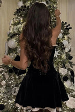 Load image into Gallery viewer, Stylish A Line Strapless Black Short Homecoming Dress with Criss Cross Back
