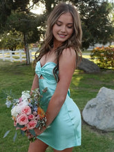 Load image into Gallery viewer, Stylish A Line Sweetheart Light Green Satin Short Homecoming Dress
