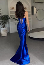 Load image into Gallery viewer, Stylish Mermaid Strapless Lace Up Long Satin Prom Dress With Split