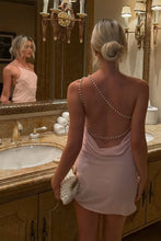 Load image into Gallery viewer, Stylish Sheath One Shoulder Pink Short Homecoming Dress with Pearls
