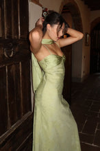 Load image into Gallery viewer, Stylish Sheath Spaghetti Straps Green Long Prom Dress with Scarf
