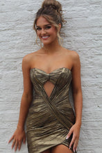 Load image into Gallery viewer, Stylish Bodycon Sweetheart Short Metallic Homecoming Dress with Pleating
