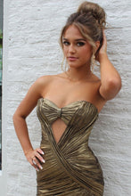 Load image into Gallery viewer, Stylish Bodycon Sweetheart Short Metallic Homecoming Dress with Pleating
