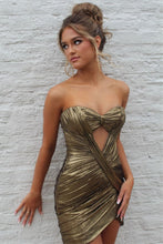 Load image into Gallery viewer, Stylish Bodycon Sweetheart Short Metallic Homecoming Dress with Pleating
