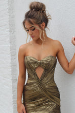 Load image into Gallery viewer, Stylish Bodycon Sweetheart Short Metallic Homecoming Dress with Pleating
