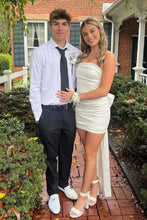 Load image into Gallery viewer, Sweet Sheath Strapless Pink Short Homecoming Dress with Bowknot