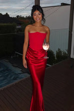 Load image into Gallery viewer, Trendy Mermaid Sweetheart Red Long Prom Dress with Ruched