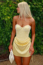 Load image into Gallery viewer, Trendy Sheath Sweetheart Light Yellow Corset Homecoming Dress with Pearls