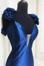 Load image into Gallery viewer, Trendy Mermaid Sweetheart Navy Blue Long Prom Dress with 3D Flowers
