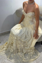 Load image into Gallery viewer, Gorgeous A Line Sweetheart Light Yellow Lace Prom Dress with Structured Bodice