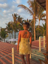 Load and play video in Gallery viewer, Sparkly Sheath Halter Neck Yellow Sequins Short Homecoming Dress