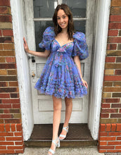 Load image into Gallery viewer, Charming A-Line Puff Sleeves Short Tulle Homecoming Dress
