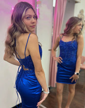 Load image into Gallery viewer, Bodycon Double Straps Satin Homecoming Dress With Appliques
