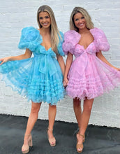 Load image into Gallery viewer, Charming A-Line Puff Sleeves Short Tulle Homecoming Dress
