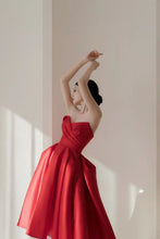 Load image into Gallery viewer, Elegant Red A-line Homecoming Dress With Pleat