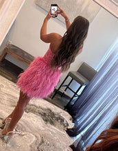 Load image into Gallery viewer, Fuchsha Sweetheart Lace Homecoming Dress With Feather
