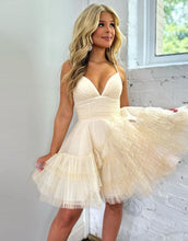 Load image into Gallery viewer, Lovely Pink Spaghetti Straps A-Line Tulle Homecoming Dress
