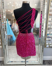 Load image into Gallery viewer, Pretty one Shoulder Beaded Homecoming Dress With Tassel
