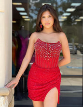 Load image into Gallery viewer, Sparkly Red Strapless Short Homecoming Dress With Split
