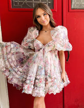 Load image into Gallery viewer, Charming A-Line Puff Sleeves Short Tulle Homecoming Dress
